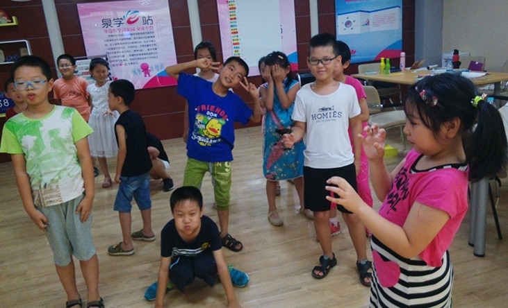 “开心向日葵”之我来演话剧.jpg
