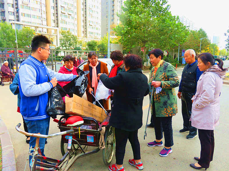 活动照片：分发工具.JPG