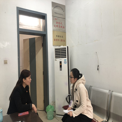 社工站社工与社区主任了解社区情况_副本.jpg