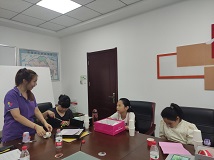 1社工讲解台灯制作.jpg