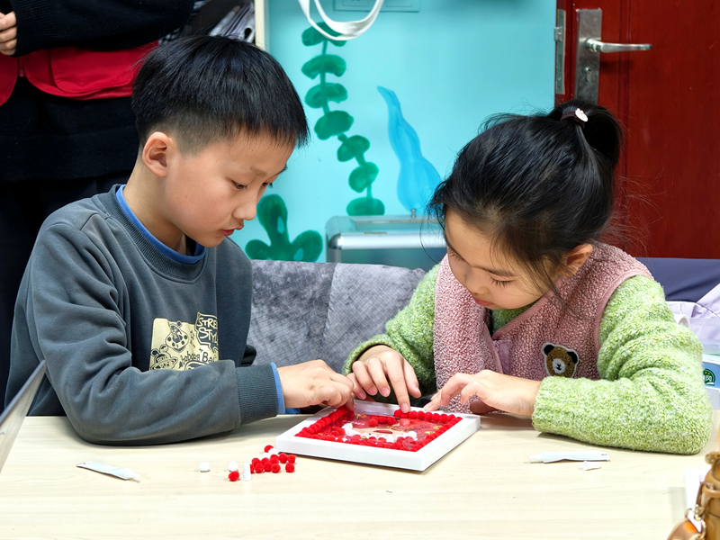 图2小朋友合作_副本800比600.jpg